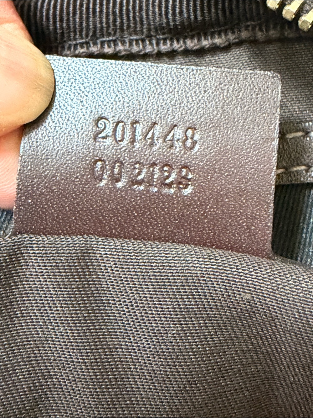 Gucci GG Supreme Messenger Bag - Picture 9 of 17